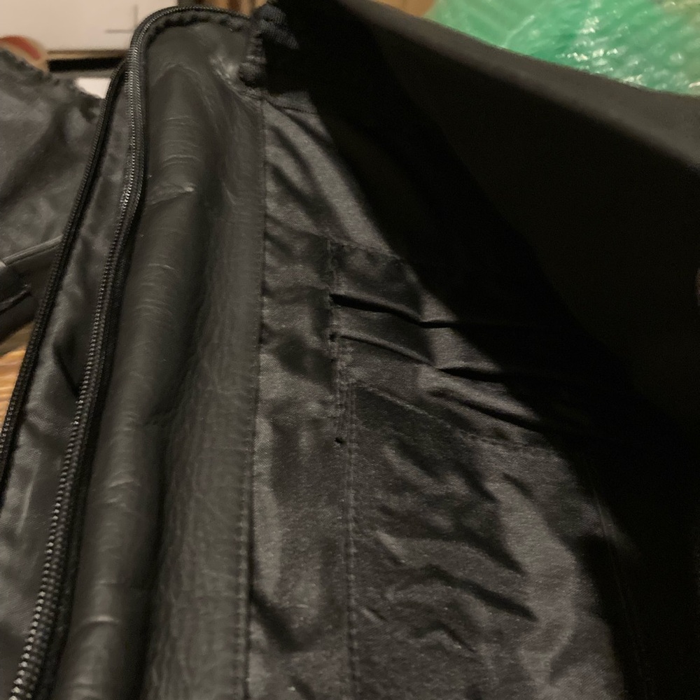 Apollo black leather briefcase/messenger bag - Picture 8 of 14